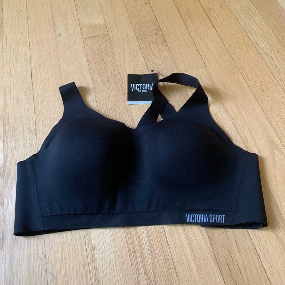 NWT Victoria’s Secret Sports Bra - 36C